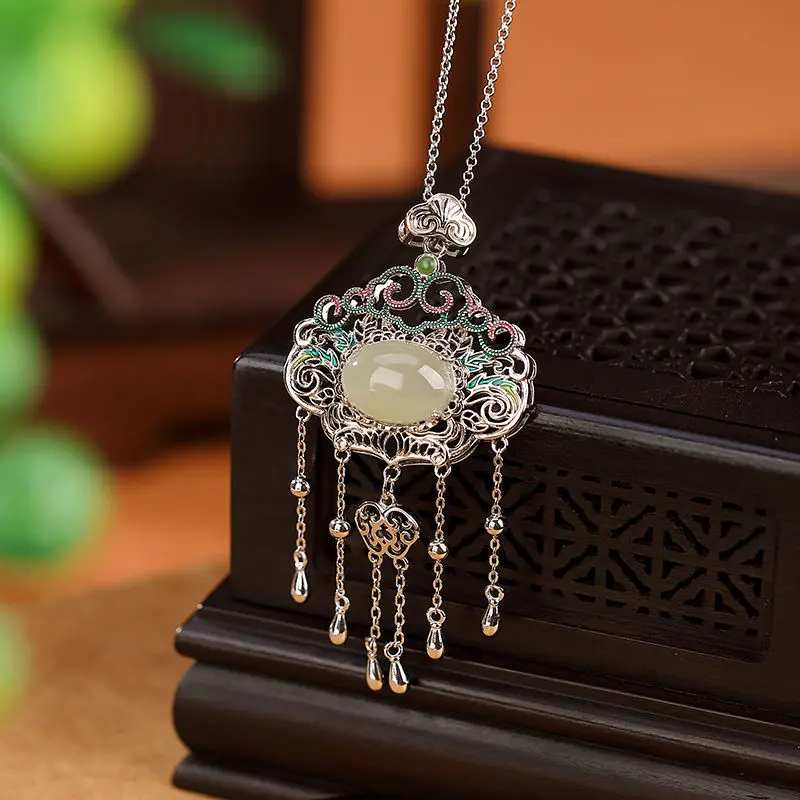 

New Chinese Retro Auspicious Hollow Tassel Pendant Women's Antique Temperament and National Style Exquisite Pendant Pendant 2024