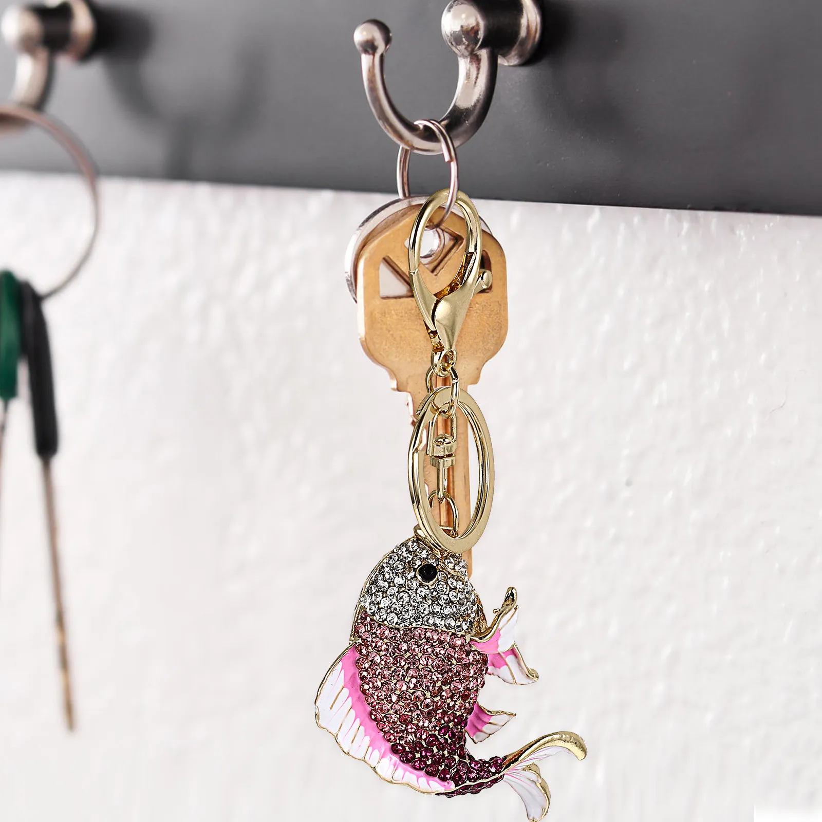 2Pcs Diamond Carp Key Chain Premium Metal Keyring with Reflective Rhinestone Design for Keys Bags Cars Stylish Gift Key