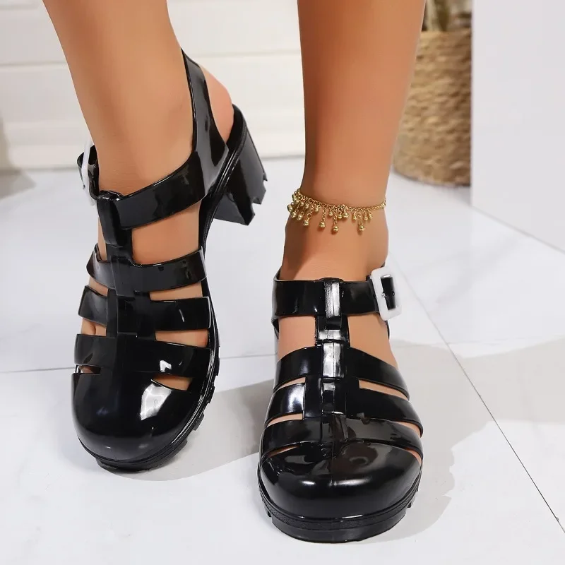 Sandal Jeli PVC Wanita Baru Musim Panas 2025 Sandal Gladiator Hak Tinggi Wanita Pompa Berongga Baru Sepatu Wanita Pantai Fashion Kasual