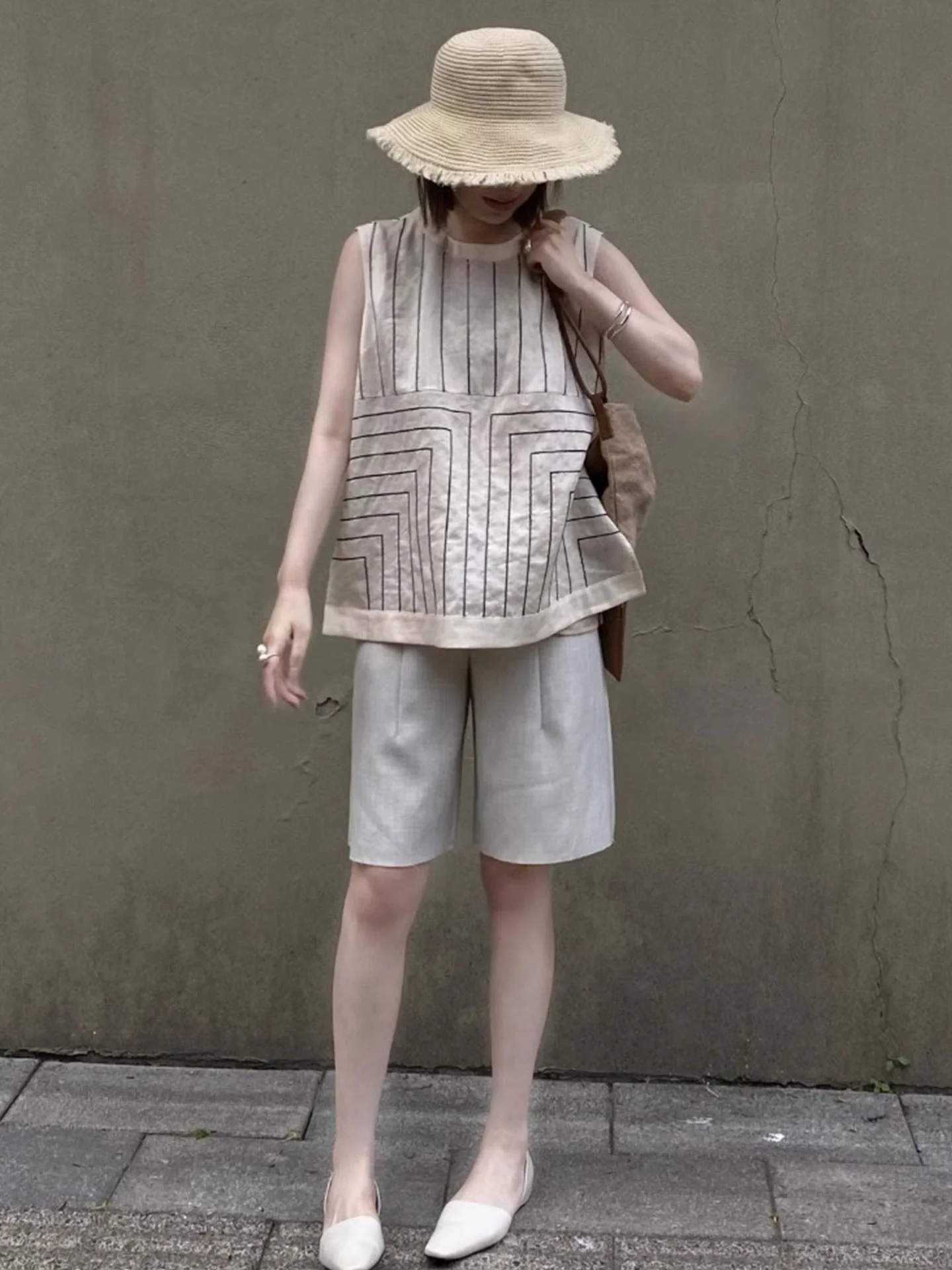 

High-End European Brand Color Blo Striped Design round Ne Vest Top Loose oulder irt Women Summer Faion Silk Blouse