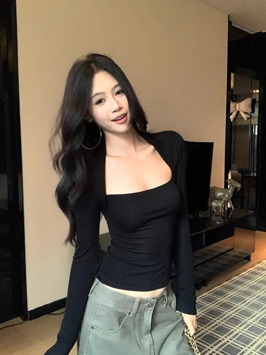 

Square-neck Long-sleeved T-shirt Women Autumn Layering Base Layer Slim-fit Top for Petite Figures Sexy Undergarment
