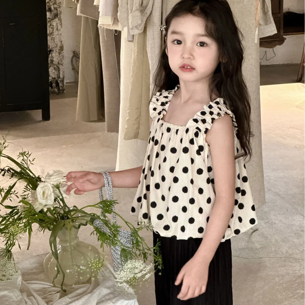 T-shirt New Summer Girls Sleeveless Wave Point Sling Baby Tops Tide Simple Fashion 2024 Square Collar Simple Loose