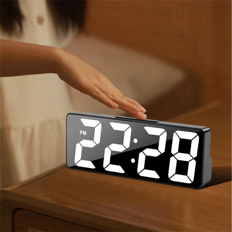 Último reloj Digital, despertador LED, reloj electrónico de escritorio para dormitorio con pantalla de temperatura, brillo ajustable, 12/24 horas