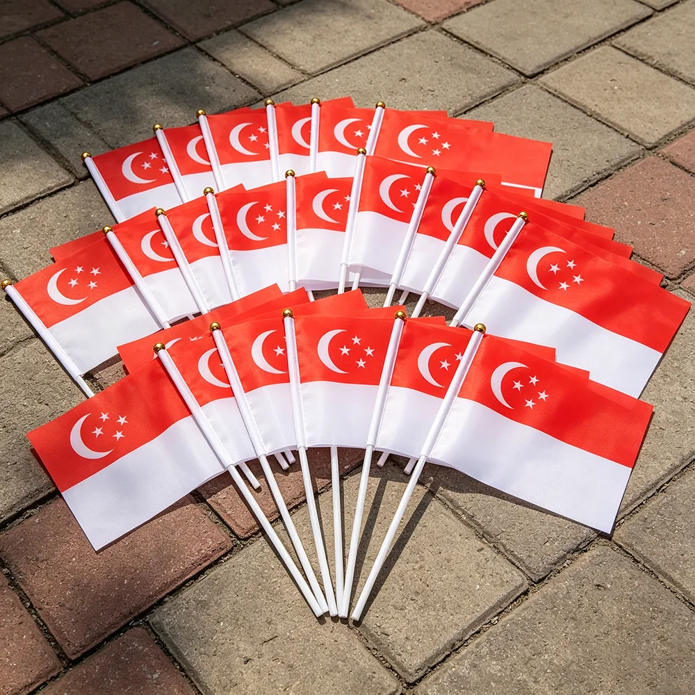（TIKI FLAG）Singapore hand flag 14x21cm Polyester Fade-Resistance Singapore Hand Waving Flag with Flagpole for Events