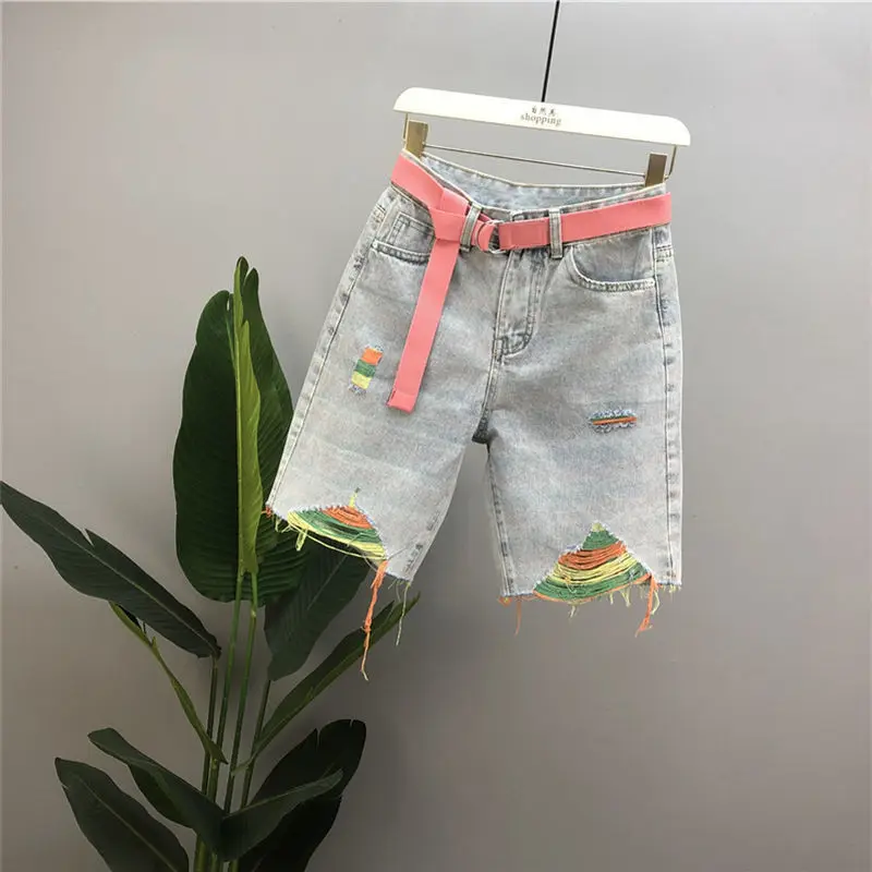 Shorts jeans personalizados para mulheres, shorts personalizados, bordas irregulares, perfurado, solto, casual, de botão reto, calça média, novo verão, 2022