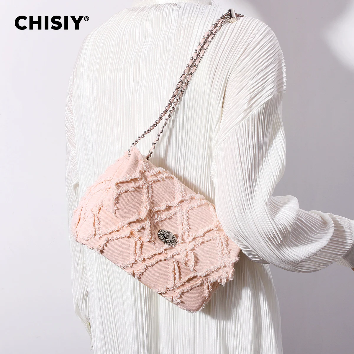 1pc CHISIY Original Handmade Pink Denim Fabric Chain Crossbody Bag With Diamond Patterned Shoulder Strap And Twist Lock Closure.