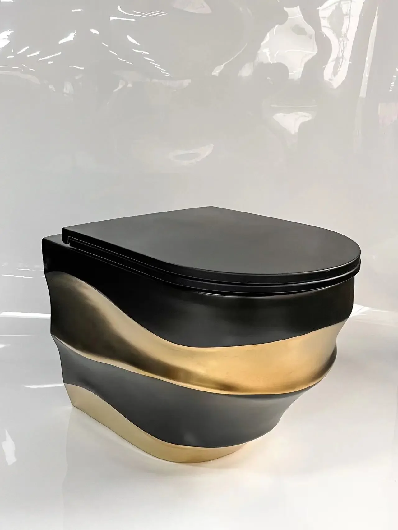 Luxury Modern Bathroom Sanitary Ware Dual-Flush One Piece WC Toilet Black Gold Color-for Hotels