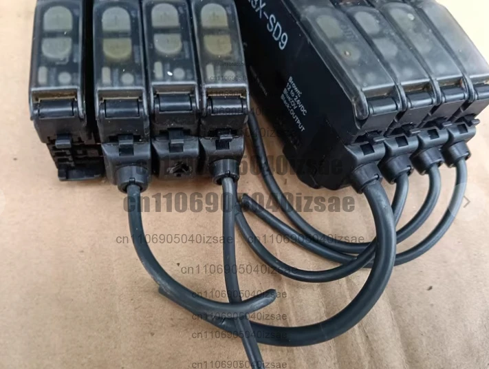 1pcs fiber optic amplifier E3X-SD9, fully functional, tested OK