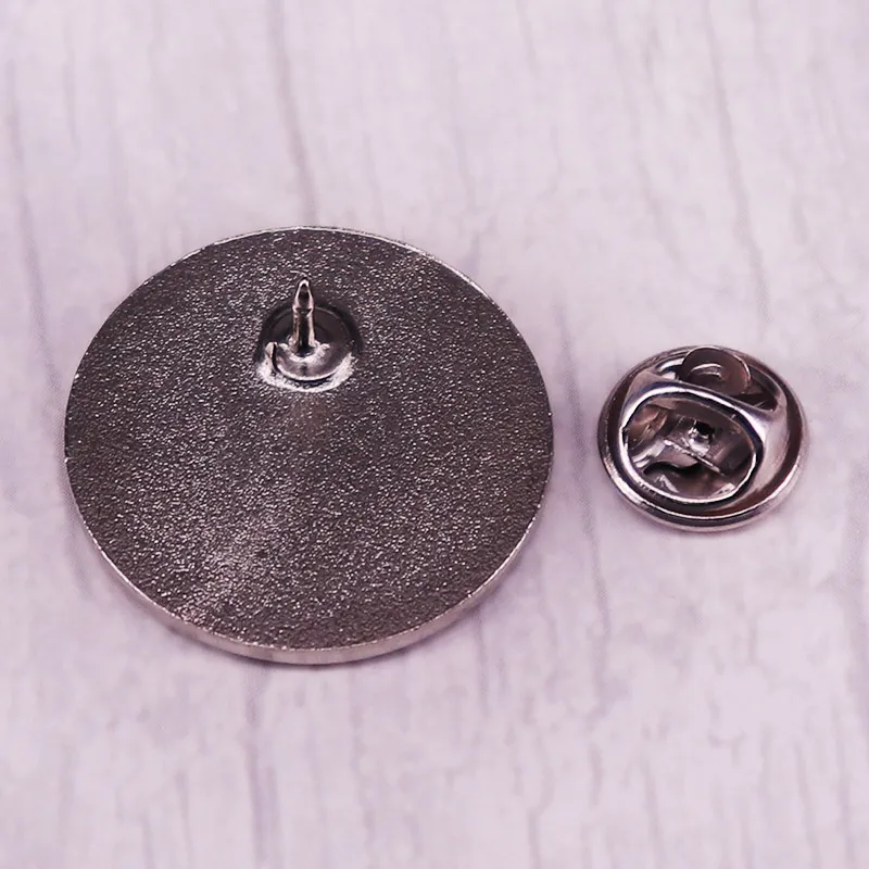 Serial Experiments Lain Button Pins Cartoon Manga Girl Jewelry Hot Sci-fi Anime Brooch Badge