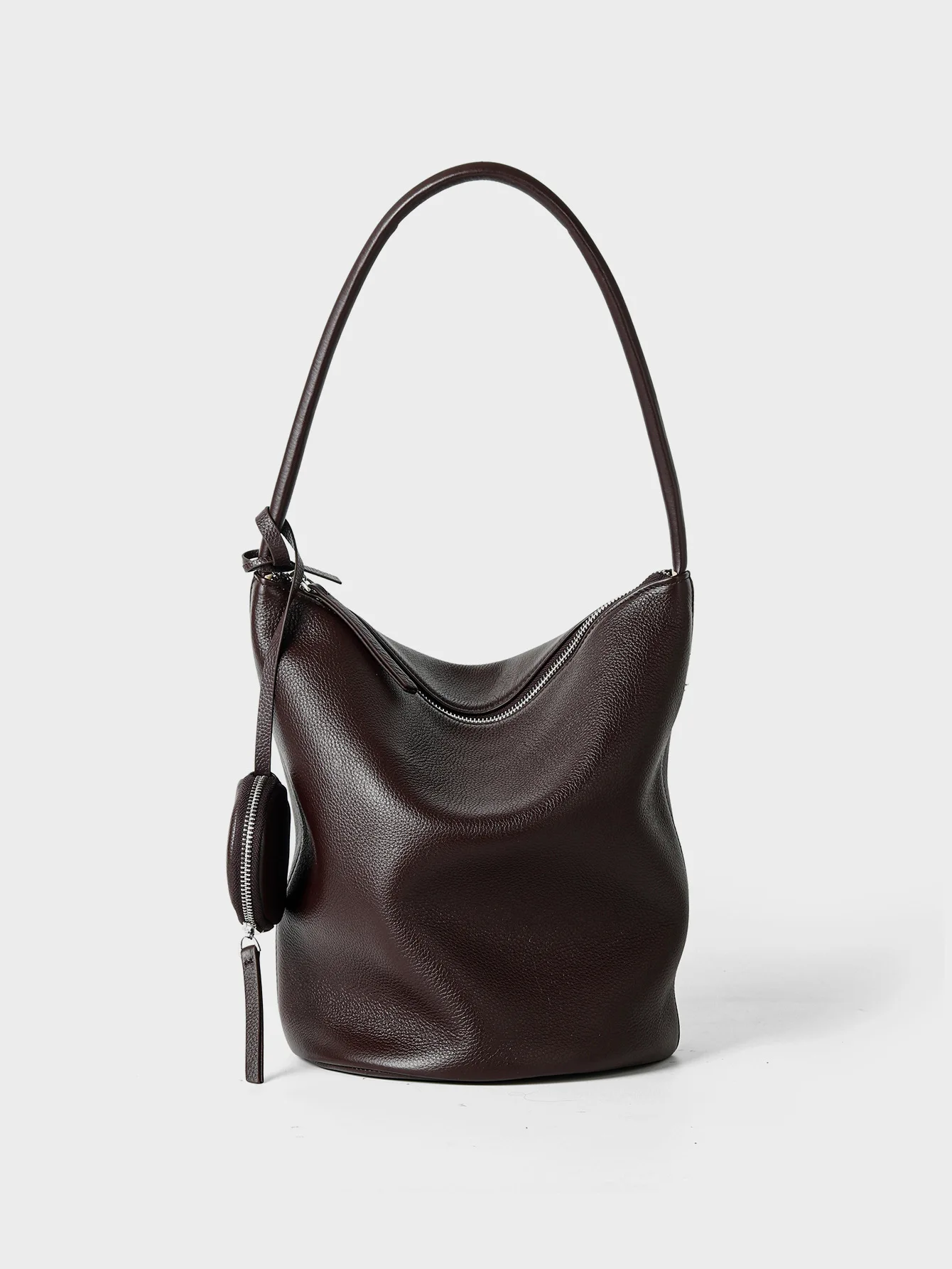 High-quality leather water bucket bag with large capacity - premium grade genuine leather shoulder tote bag