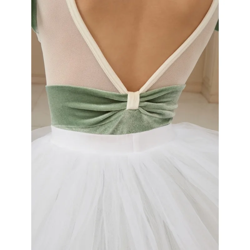 ชุดเต้นบัลเลต์สำหรับเด็กผู้หญิง ชุดบัลเลต์กำมะหยี่สีเขียวแบบเปิดหลัง ชุดแสดงบนเวที