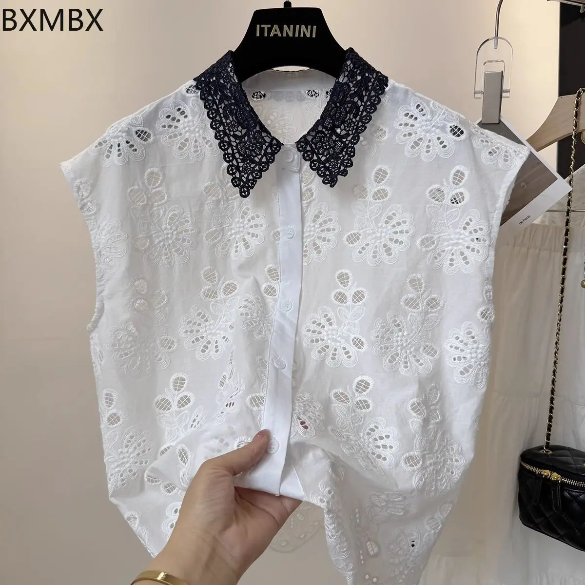 

2025 summer new women's clothing lace lapel flower embroidered age-reducing versatile sleeveless shirt