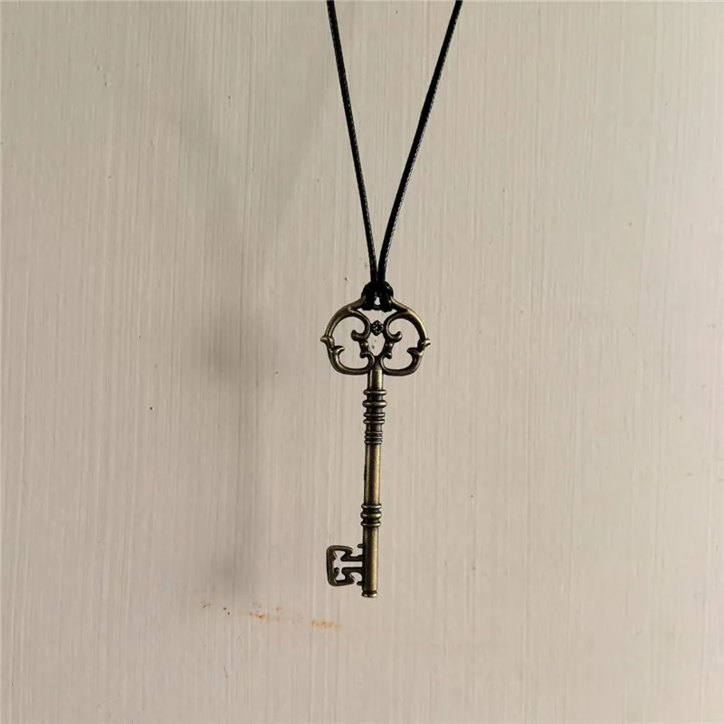 Y2k Gothic Punk Vintage Big Key Pendant Long Chain Necklace for Women Girl Birthday Gift Enter University Gift Costume Jewellery