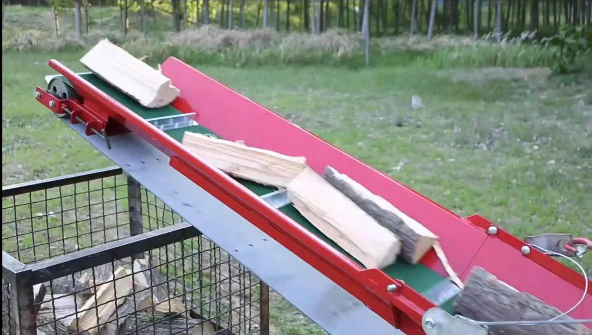 YG-Customized 15T Forestry Machinery Combined Log Splitter Hydraulic Wood Splitter & Log Cutter Farm Equipment with Conveyor Pum