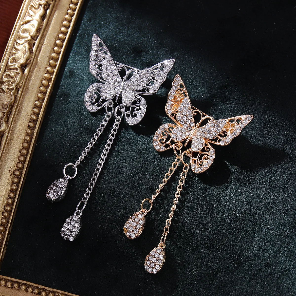 Luxury quality jewelry Alloy brooch inlaid with rhinestone butterfly pendant brooches fashionable clothing accessories