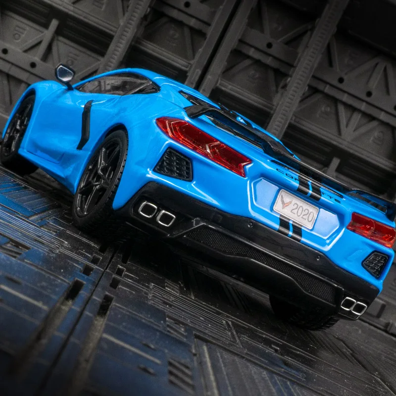 Maisto 1:24 simulation Chevrolet Corvette C8 alloy car model, doors and hood can be opened  rich details, fine workmanship view 5