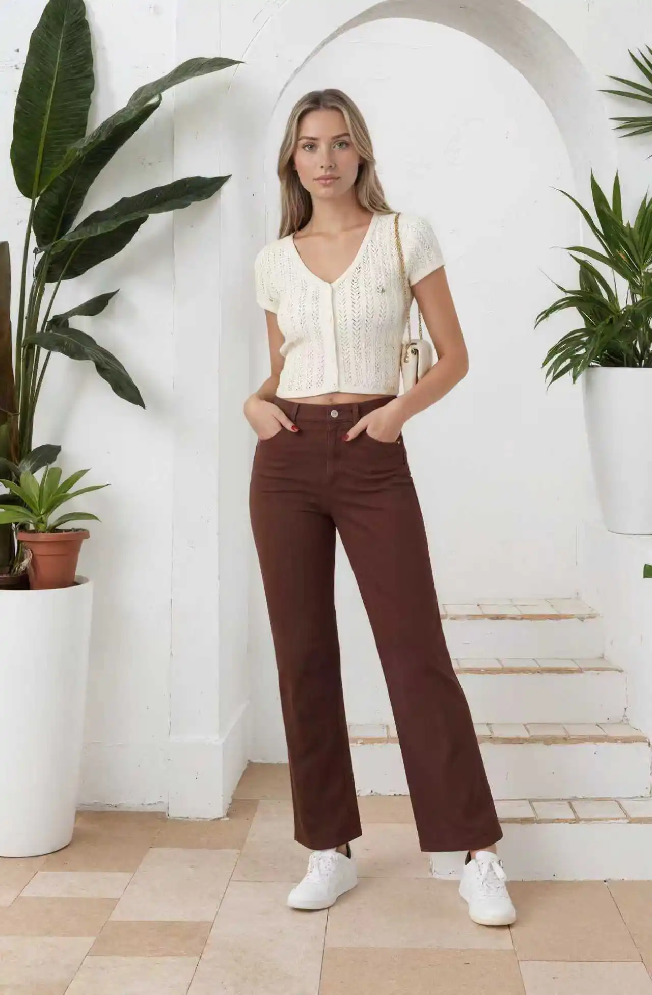 New loose, casual, high-waisted, slimming coffee-colored wide-leg straight-leg jeans for pear-shaped figures
