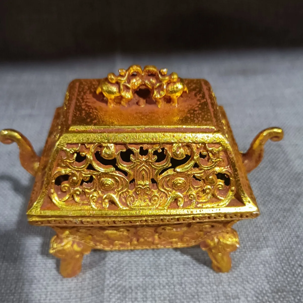 Wholesale antique copper gilt four-legged binaural tripod double elephant incense burner home office indoor covered handicraft p