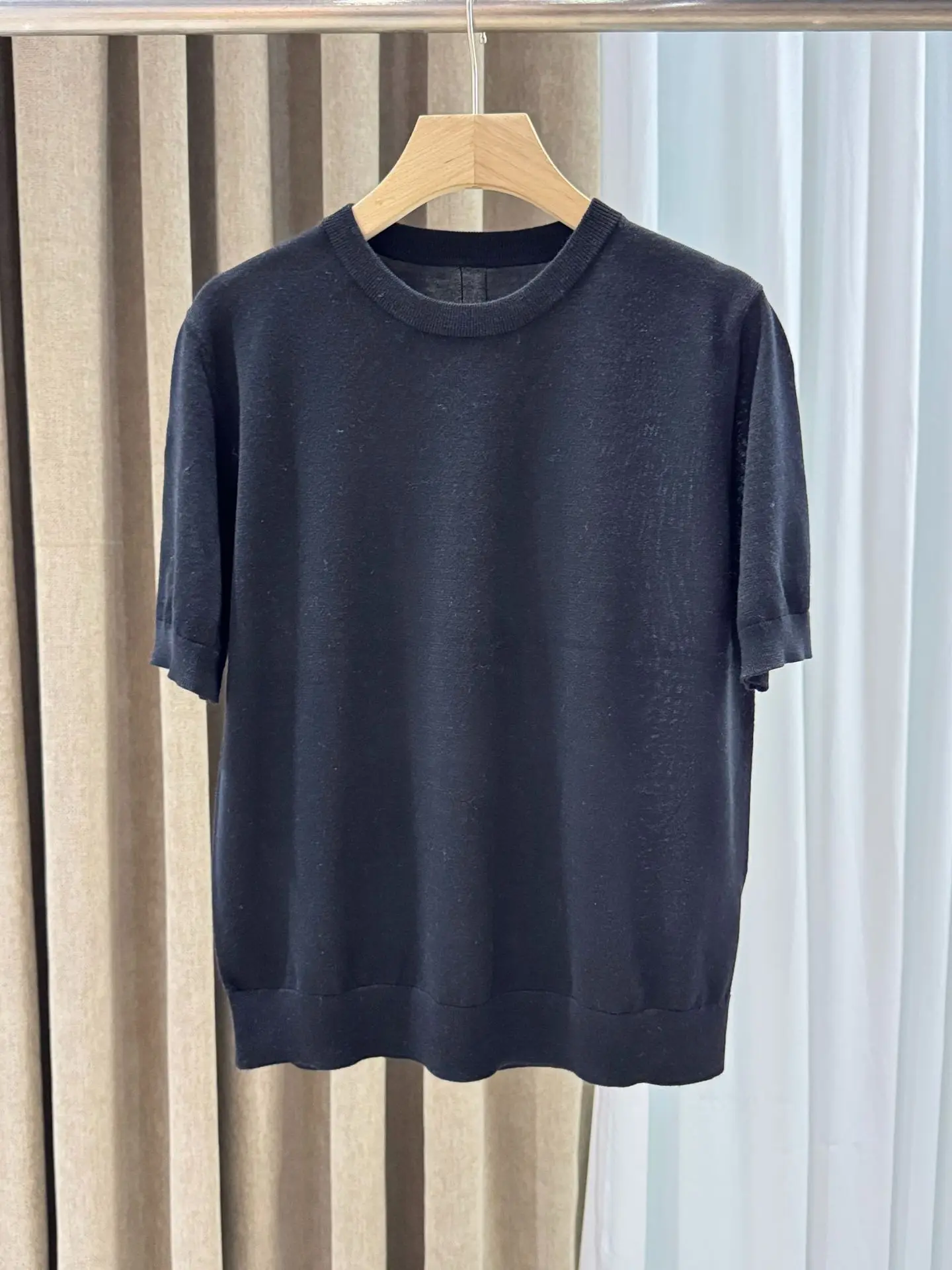 2025 letni nowy jedwabny kaszmirowy krótki rękaw wysokiej jakości prosty sweter z dzianiny na wszystkie mecze cienki T-Shirt damski