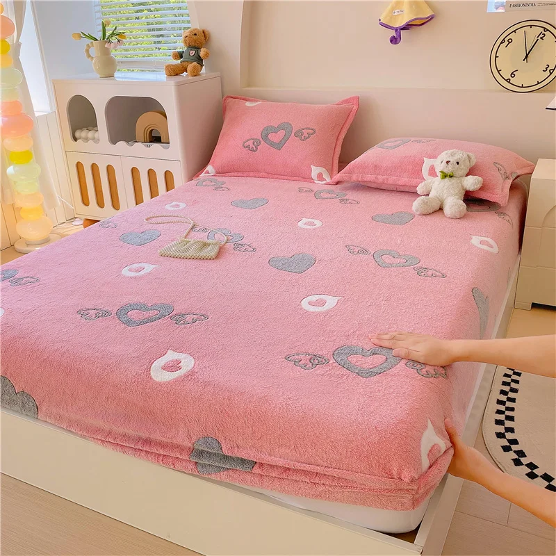 1PC Pink Heart & Wing Pattern Plush Fitted Sheet, Cute Romantic Flannel Bedding for Bedroom Decor