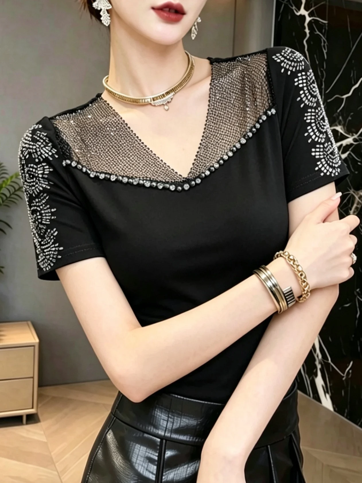 Summer Women's Lace Splice Short Sleeve V-Neck Slimming Design Beaded Trendy Top Sexy Hollow out Stitched Pearl Fashionable S...