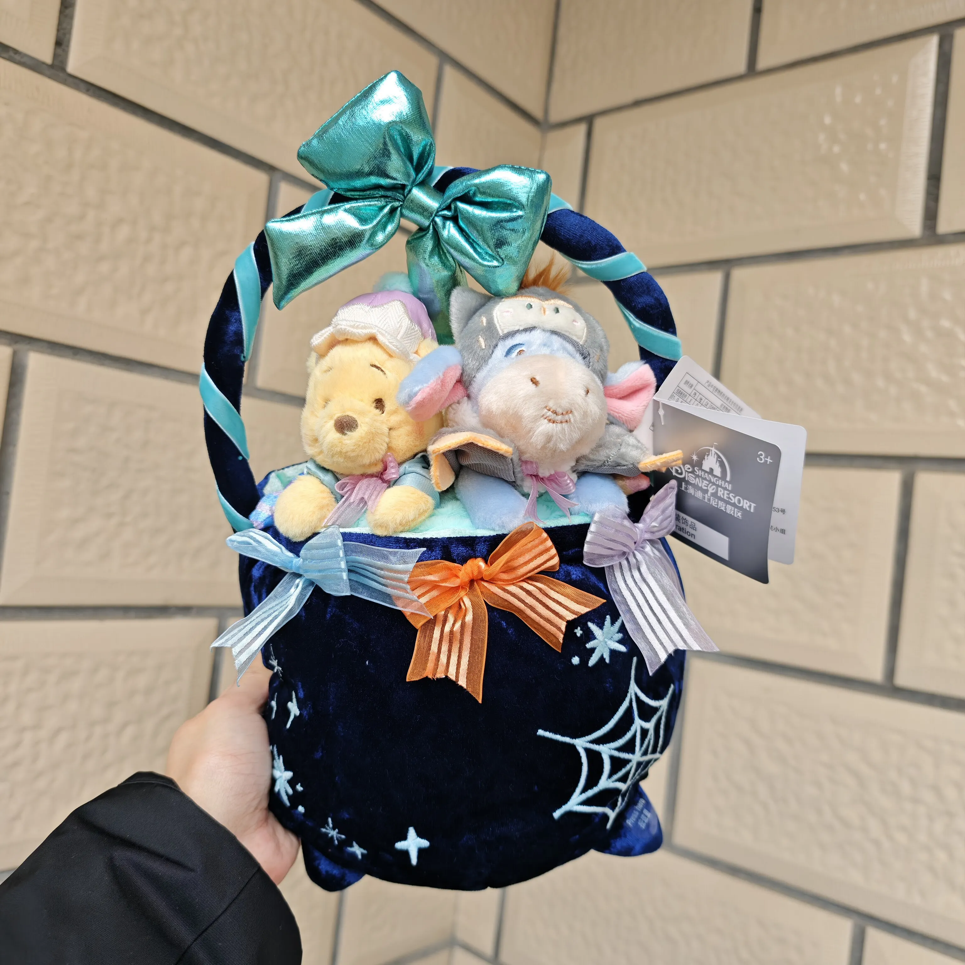 

Сумка для конфет из серии «Винни-Пух и друзья» Disney Resort 2025 на Хэллоуин, светящиеся подвески, подарок на день рождения или Рождество для детей