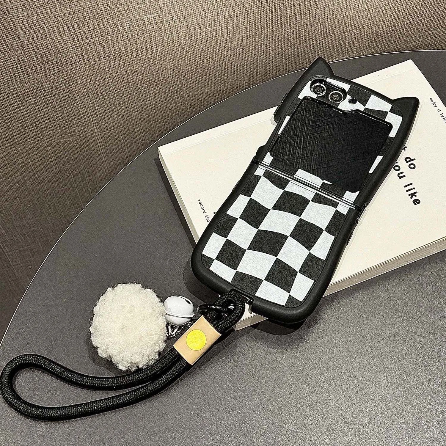 Geometric black and white checkered phone case suitable for Samsung Galaxy Z Flip6 3 4 Z Flip5 phone cover with chain soft shell