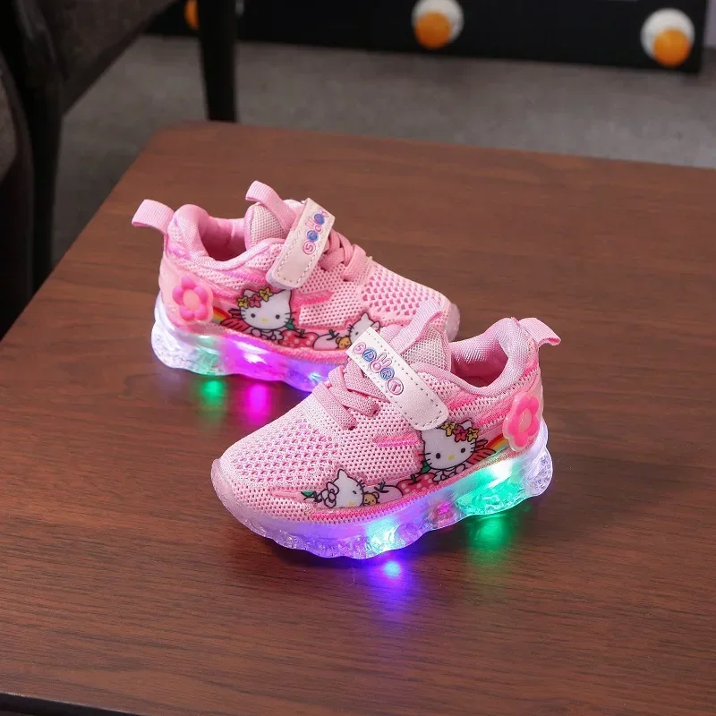 Hello Kitty-Baskets en maille tissées avec lumière LED pour enfant, chaussures de sport décontractées à motif de dessin animé pour fille