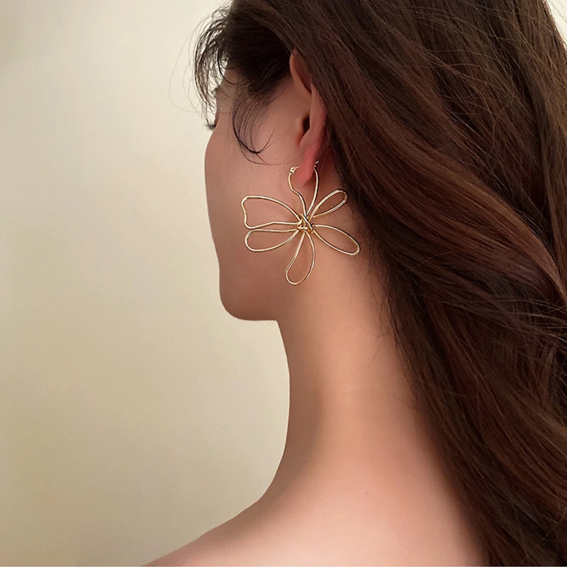 Fashion Flower Earrings For Women Minimalist Metal Lines Hoop Earrings Female Girl Daily Jewelry Accessories Gift