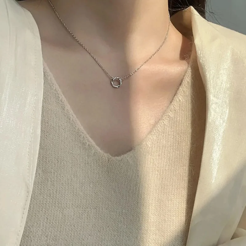 1PCS Simple And Luxurious Lnstagram Style Mobius Twisted Line Collarbone Chain For Weddings Birthday Parties Gift Necklaces