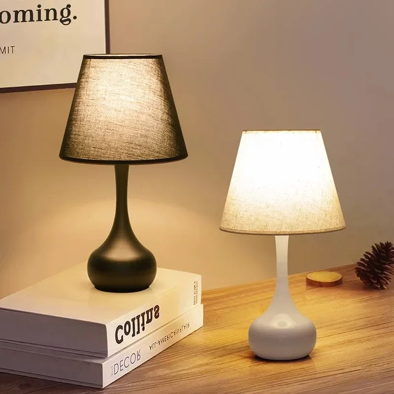 

Simple Fabric Table Lamps Bedroom Nordic Retro Bedside Table Desk Lamp High-Grade Warm Atmosphere Small Night Lamp Reading Lamp