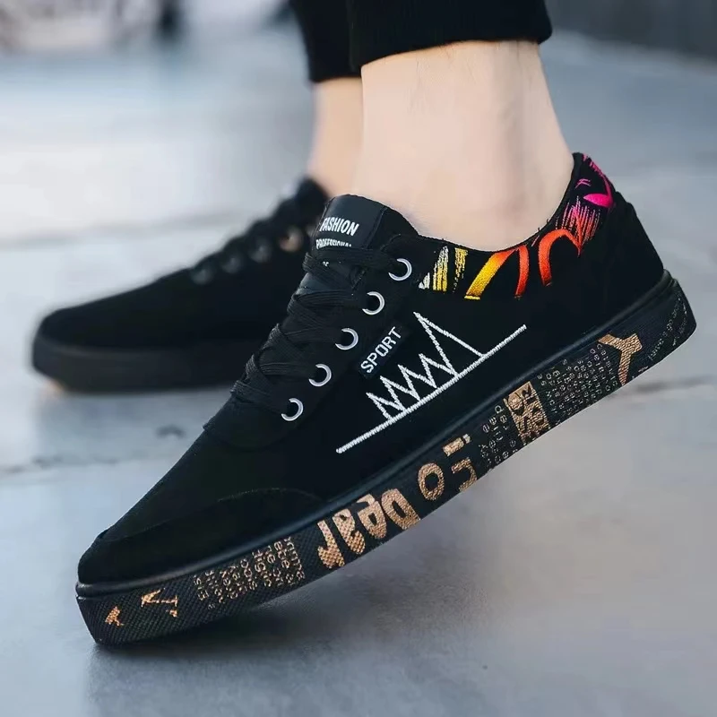 Graffiti Canvas Shoes Men Breathable Flat CasualShoes 2024 Outdoor Comfortable Walking SneakersNew Student Shoe Chaussure Homme