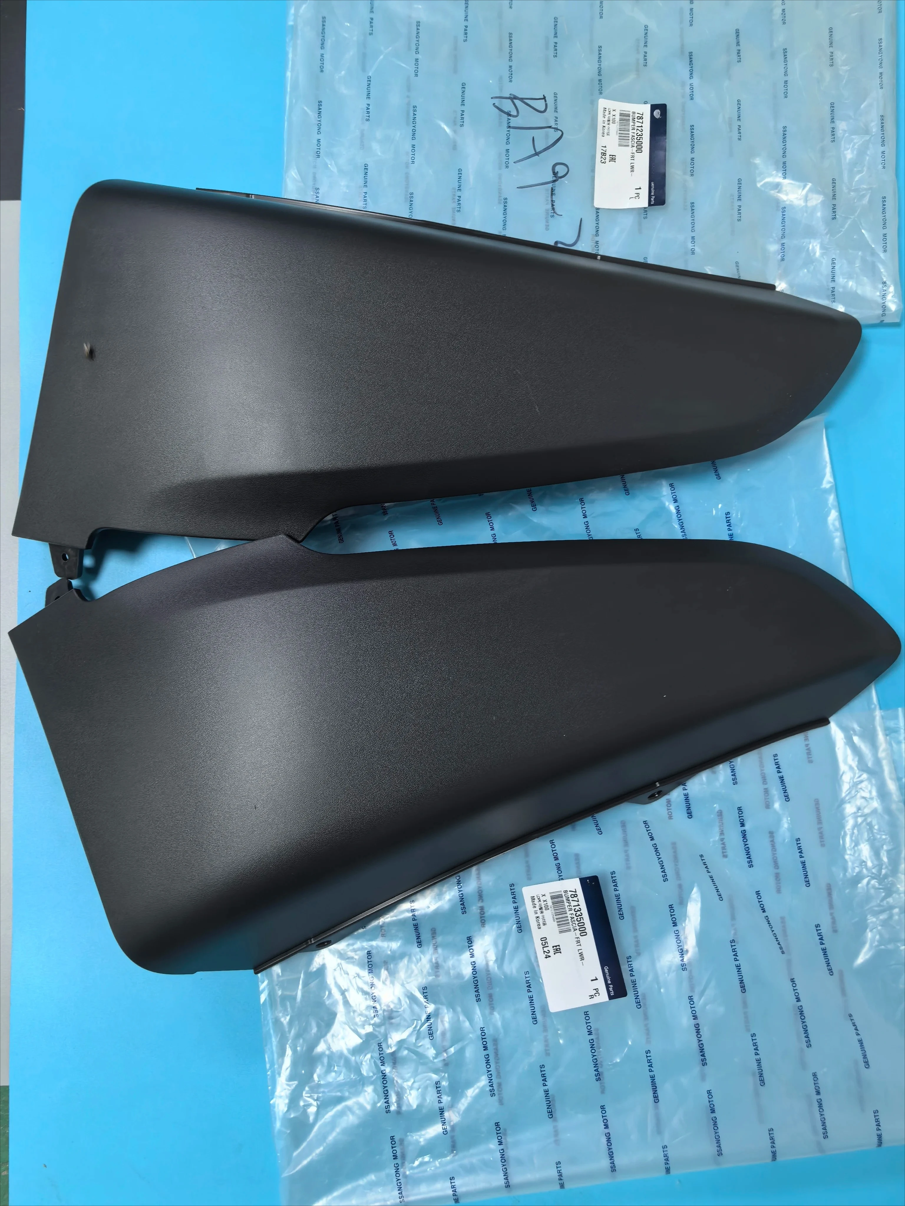 

Genuine Front Bumper Lower Fascia LH 7871235000 RH 7871335000 For Ssangyong Tivoli/XLV