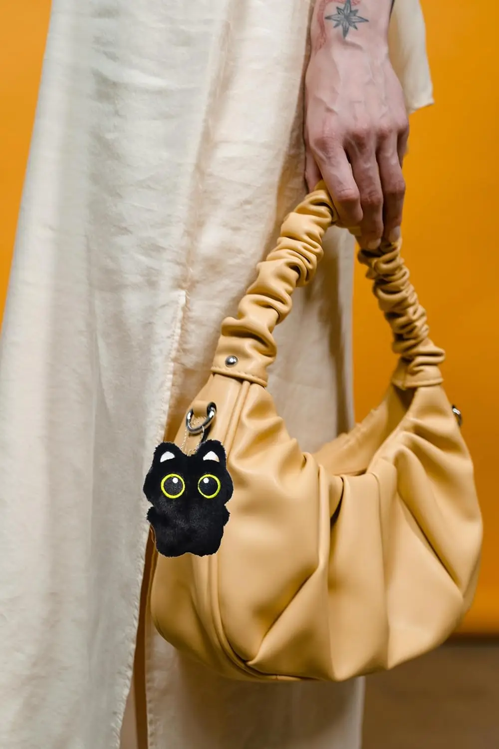 Portachiavi Peluche Gatto Nero - Charm per Borsa, Accessorio Carino, Regalo per Donne