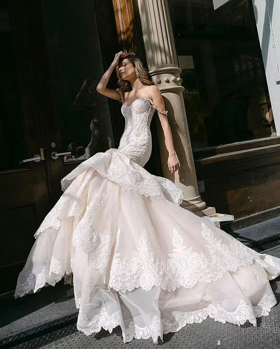 Customized Graceful Classical Strapless Lace Mermaid Wedding Dress Multilayer Gorgeous Bridal Gown Vestidos De Novia