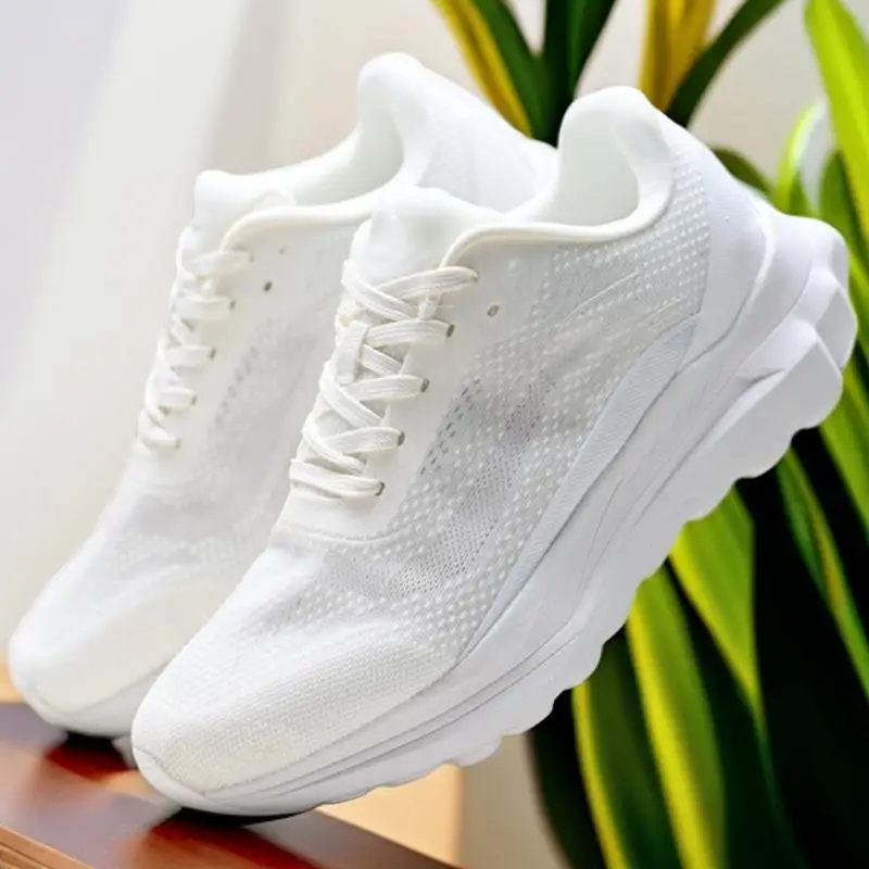 

Lined WarmOutdoor trail running shoes, multi-terrain outsole, stable on complex roads