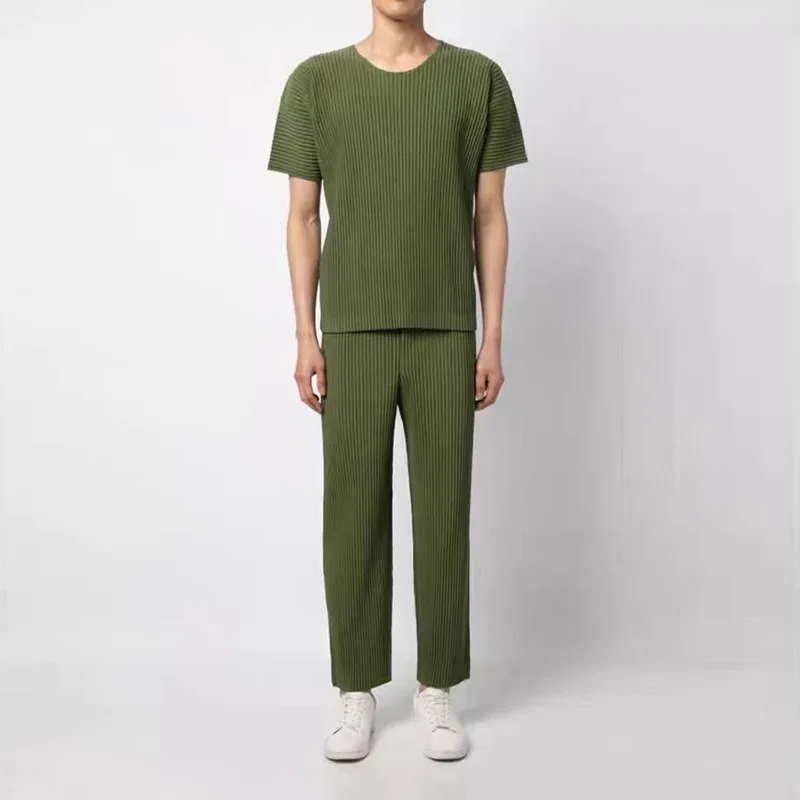 Miyake Pleated Men's T-Shirt Summer New Simple Casual Fashion Versatile Solid Color Round Neck Pullover Loose Non-Iron Top view 6