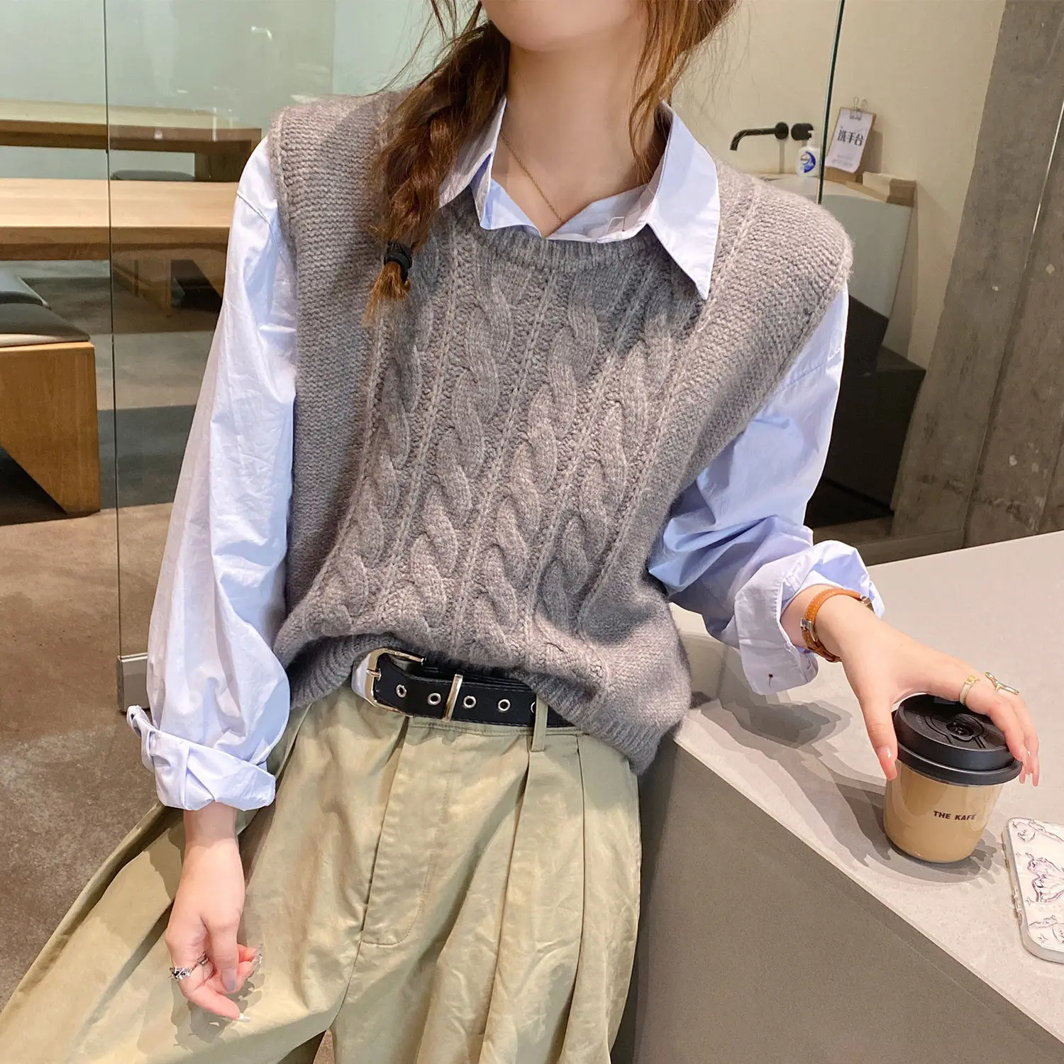 Sweater Vest Women Loose Sleeveless Waistcoat Solid O-Neck Knitted Lady Vest Korean Style Autumn Winter Woman Pullovers 2024 New