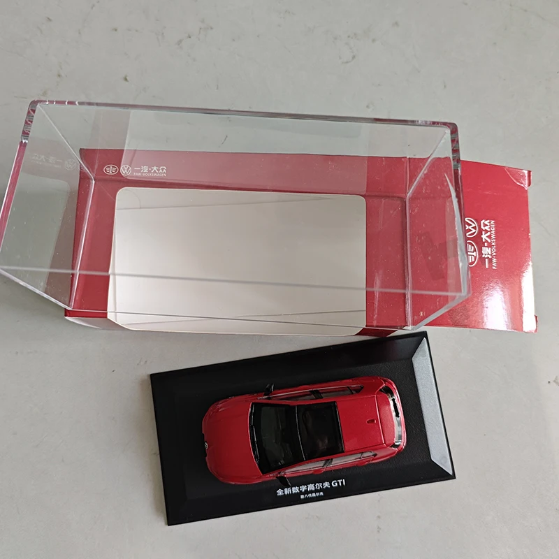 Diecast Model Car 1/43 V W Golf GTI Alloy Model Car Red Classic Car Collectible Toy Simulation Gift Souvenir Special Offer