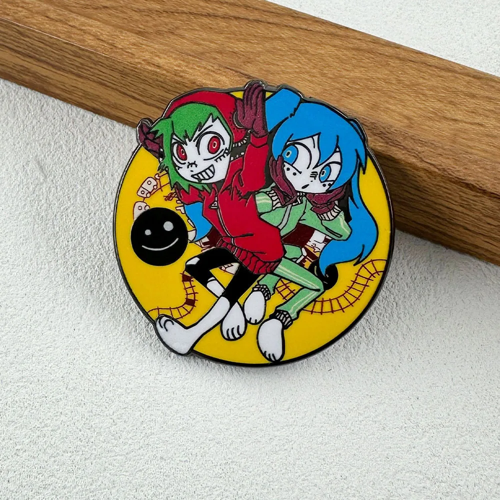 Band-Album-MV-Thema Emaille-Pins mit den Figuren Gumi und der Sängerin, Broschen für Rucksäcke, Hüte, Abzeichen, Accessoires, Fan-Geschenke – Detail 5