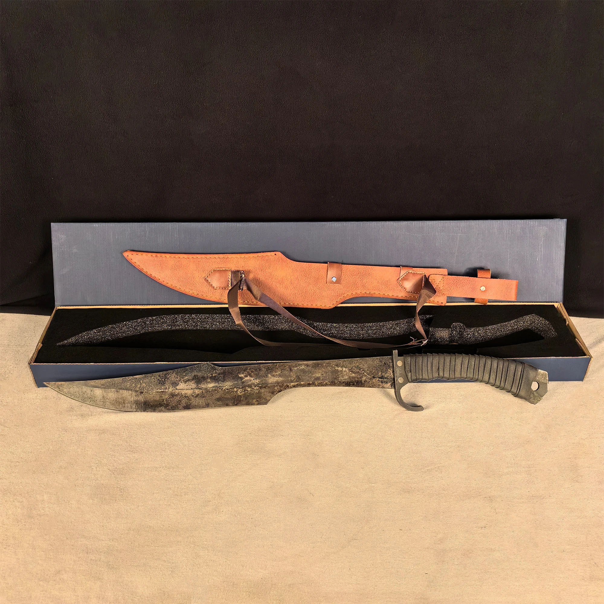 سيف سبارتاك مصنوع يدويًا مقاس 28 بوصة ومنجل حاد/كامل تانغ/فولاذ المنغنيز/تأثيري