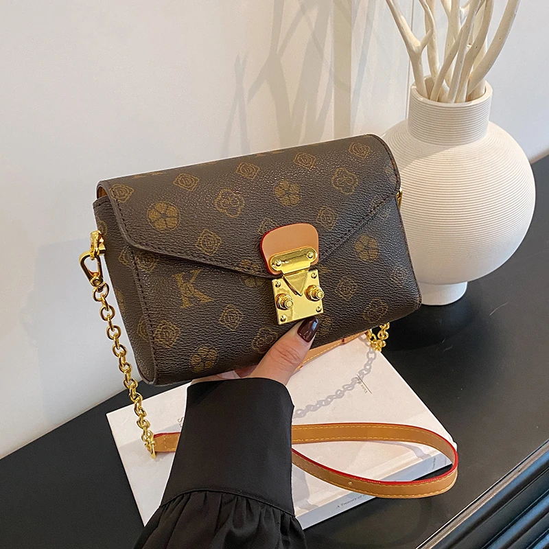 

Elegant Box Bag For Ladies Structured Leather Crossbody Bag With Geometric Hardware And Detachable Shoulder Chain Strap