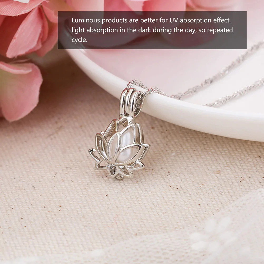 

Night Glowing Necklace Women Yoga Jewelry Flower Shape Pendant Adjustable Choker Skin-Friendly Simple Glowing Neck Decoration