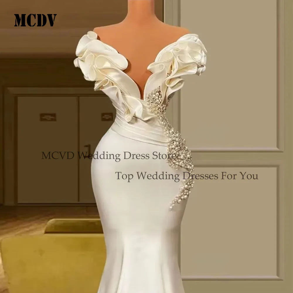 فساتين زفاف حورية البحر MCDV بدون أكتاف مع كشكشة مطرزة بالخرز وثنيات من الساتان للعروس بطول الأرض فساتين سويب تراين مخصصة