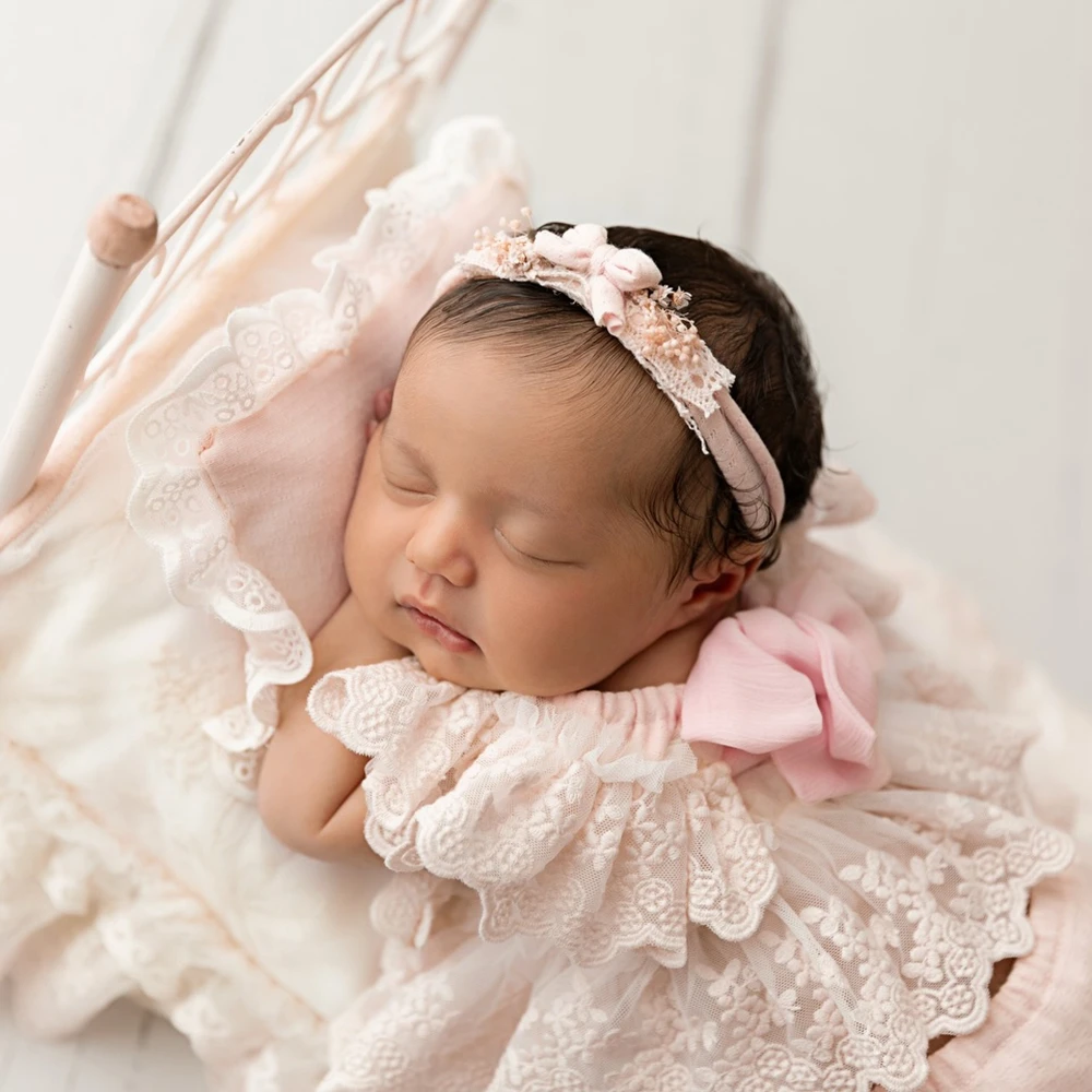 Newborn Photography Props Lace Ruffle Jumpsuit Baby Girl Photoshoot Outfit Studio Vintage Romper Infant Portrait Clothing
