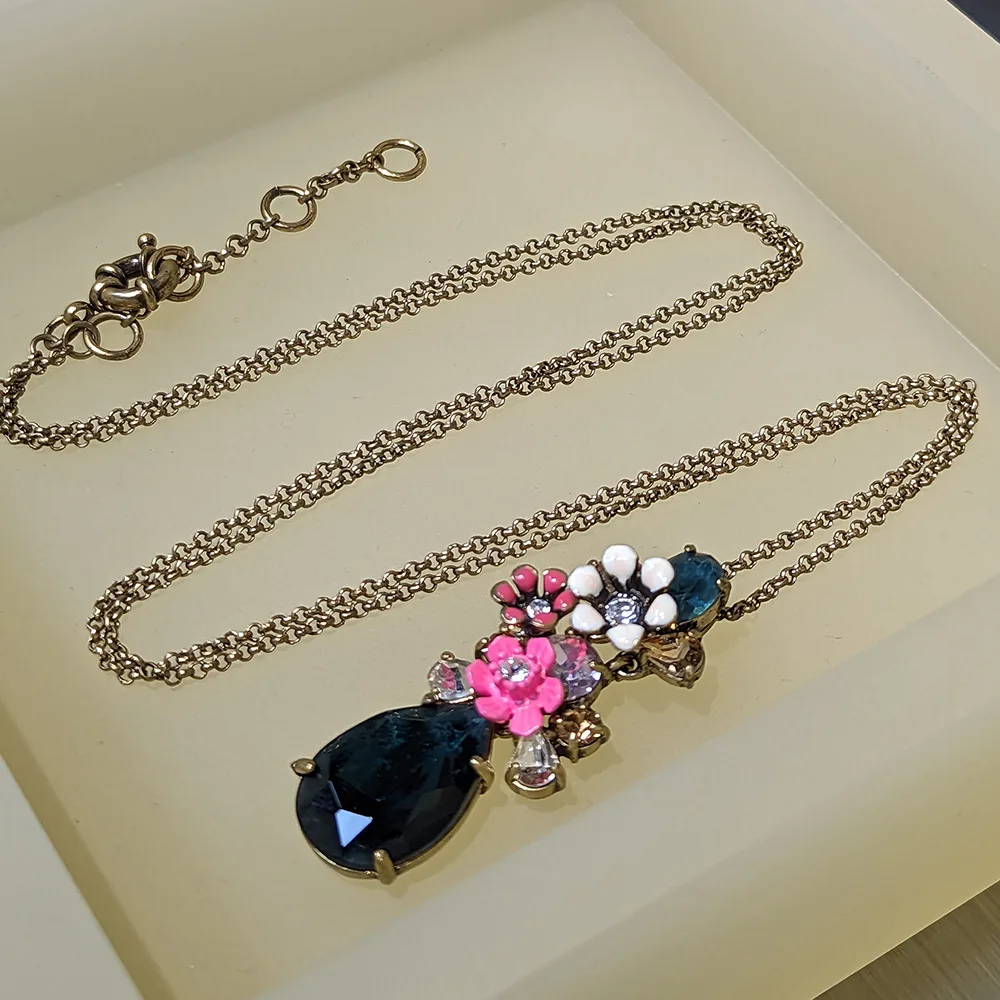 

Europe, America, Autumn and Winter Clothing Stores with Jewelry Wholesale, Flower Personalized Water Drop Medium