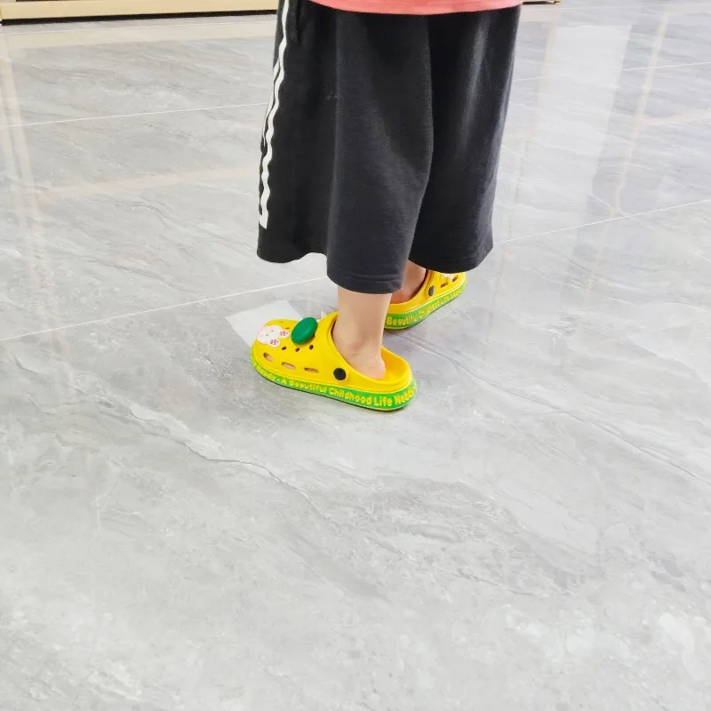 

Silicone Waterproof Cover - Anti-Lost Secure Fit Case for Apple AirTag Tracker, Ideal for Pets Kids Crocs