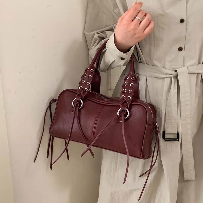 

Сумка через плечо из искусственной кожи, новинка 2023 года, трендовая сумка через плечо с кисточками и верхней ручкой, винтажная повседневная женская сумка для повседневного использования