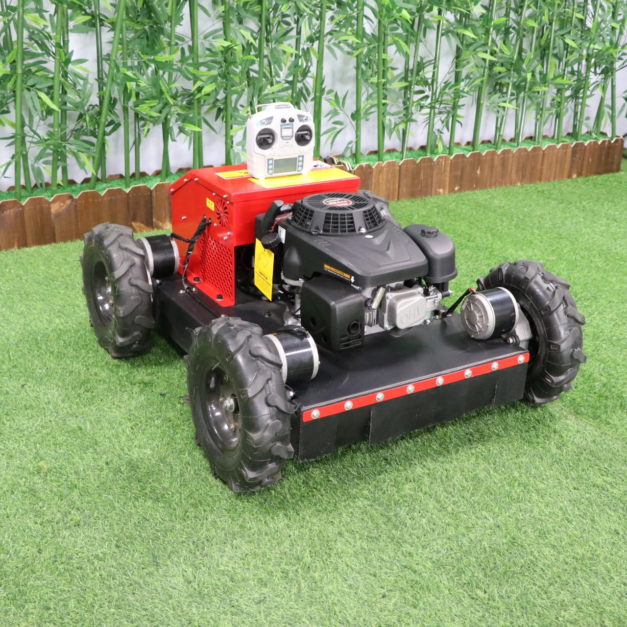 Customized Small Remote-Controlled Tracked Lawn Mower with 60 Degree Climbing, Wasteland Weeding, All Terrain Weeding Machine