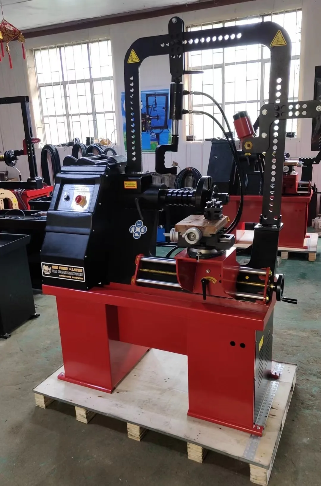 HC-895 Automatic Rim straightening machine with crane Rim Repair Lathe Rim repair machine